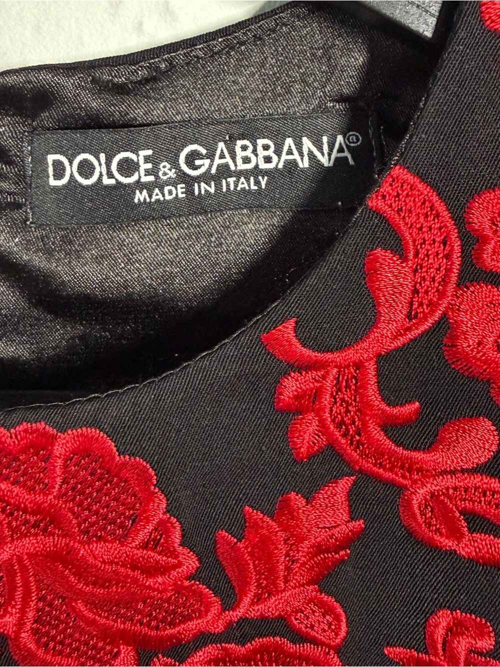 Dolce & Gabbana Red and Black Embroidered Floral Lace Mini Dress - Picture 4 of 15